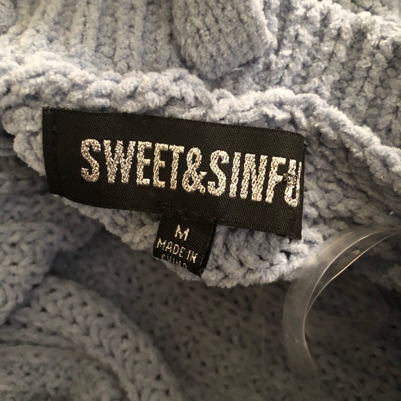 Blue Knitted Distressed sweater - Picture 5 of 5